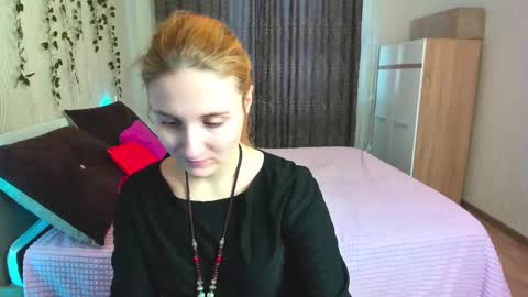 Snapshot of elsa_hot_here chatting on February 17, 2:42 am Elsa online show from February 17, 2:42 am
