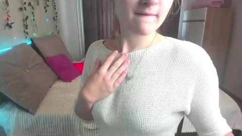 Snapshot of elsa_hot_here chatting on February 8, 4:03 am Elsa online show from February 8, 4:03 am