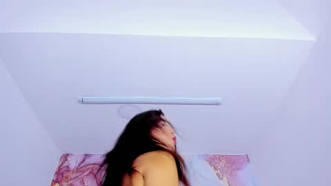 Snapshot of elsalombardi chatting on December 29, 3:00 am Elsa online show from December 29, 3:00 am