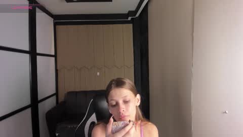 elvirarosse1 online show from January 13, 12:31 pm