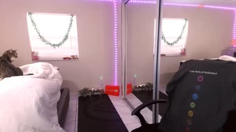 ElyMarie online show from December 31, 4:46 pm