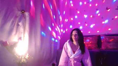 Elisa online show from March 1, 10:31 pm