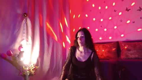 Elisa online show from March 7, 6:59 pm