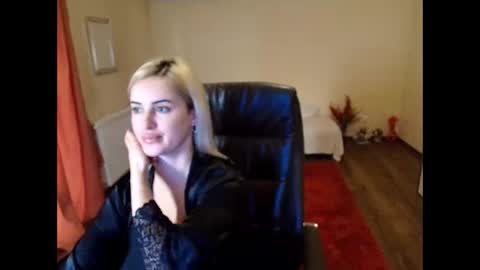 elysia3333 online show from November 27, 8:17 am