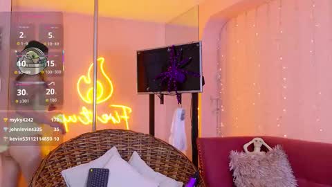 Snapshot of elysia_carter chatting on October 11, 9:17 pm Elysia online show from October 11, 9:17 pm