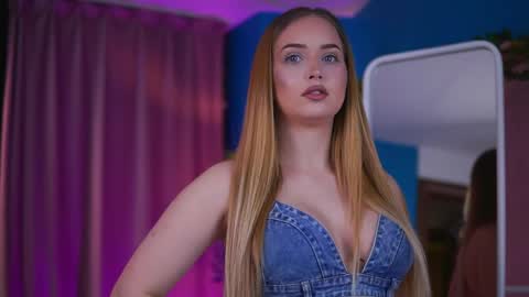 Elyssa online show from April 17, 6:21 pm