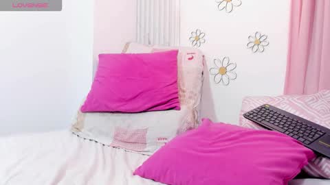 A N D R E A online show from October 28, 5:13 am