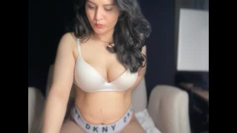 Ema Love online show from October 7, 1:32 am