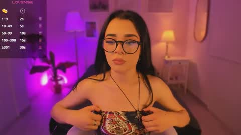 Snapshot of ema_soul chatting on October 6, 7:29 pm emma soul online show from October 6, 7:29 pm