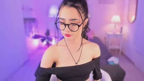 Snapshot of ema_soul chatting on October 16, 8:33 pm emma soul online show from October 16, 8:33 pm