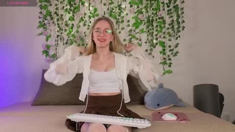 Emma online show from April 7, 1:24 pm