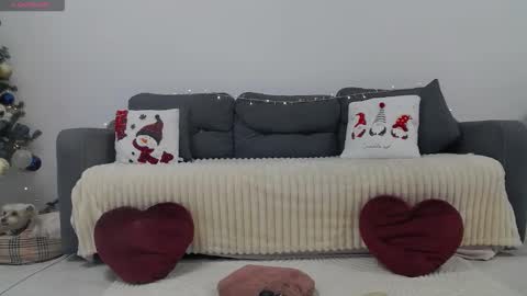 emawil online show from December 19, 3:15 pm