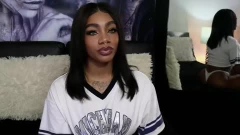 Snapshot of emely_brandon_ chatting on October 5, 10:42 am anyelii online show from October 5, 10:42 am