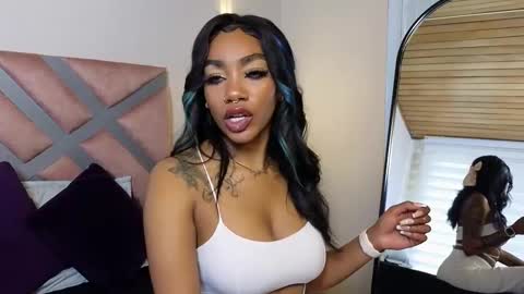 Snapshot of emely_brandon_ chatting on March 6, 5:00 pm anyelii online show from March 6, 5:00 pm
