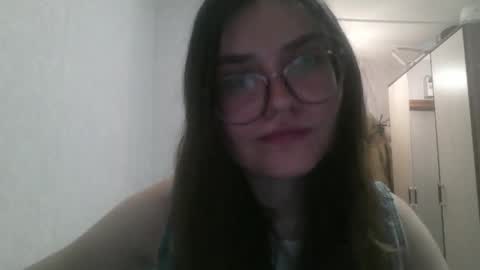Snapshot of emelysimonson chatting on October 8, 3:49 pm Stacy online show from October 8, 3:49 pm
