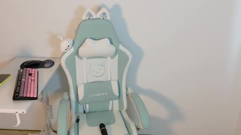 Snapshot of emerald_sparkles chatting on September 21, 8:40 pm sabrina online show from September 21, 8:40 pm