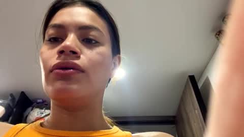 Snapshot of emerald_sparkles chatting on September 28, 11:32 pm sabrina online show from September 28, 11:32 pm