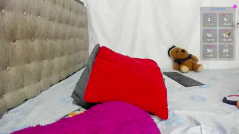 Snapshot of emi_henao chatting on October 3, 1:38 pm EMI online show from October 3, 1:38 pm