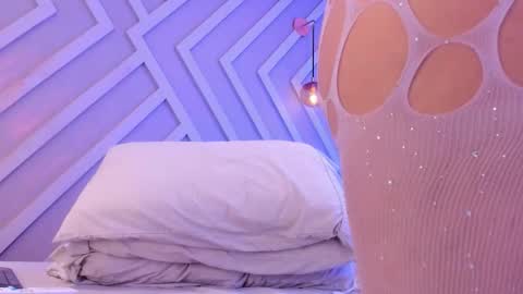 Snapshot of emiily_monroe chatting on September 25, 10:58 am Emily online show from September 25, 10:58 am