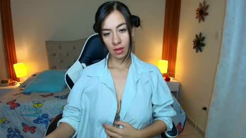 emiily_skinny online show from June 8, 1:01 am