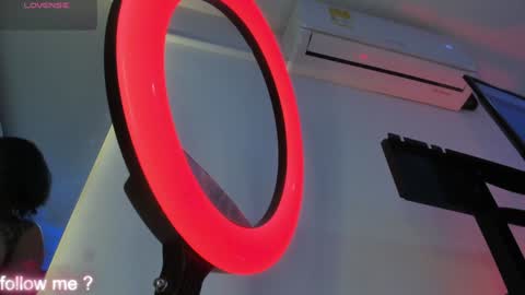   online show from January 18, 9:02 pm