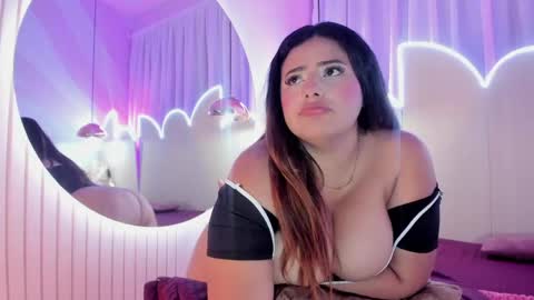 Emiily Grace online show from May 11, 12:18 pm