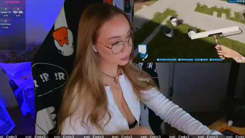 Emili online show from December 17, 4:33 pm