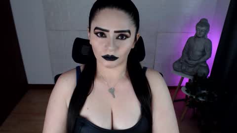 Snapshot of emili_evans_ chatting on October 17, 3:15 pm POWERFULL GODDESS EMILI online show from October 17, 3:15 pm