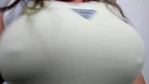 Emilia Betancourt0923 online show from July 28, 3:21 pm