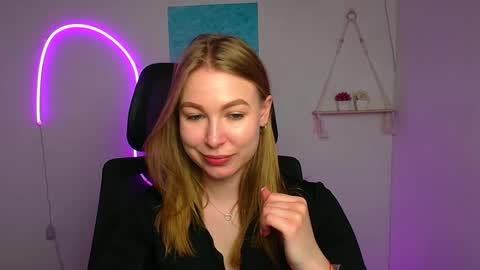 Emilia online show from April 7, 11:34 am