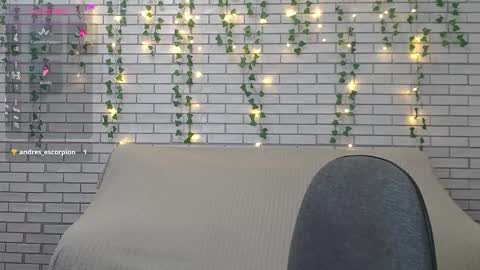 Snapshot of emiliaduchess chatting on February 7, 6:35 am Amili online show from February 7, 6:35 am