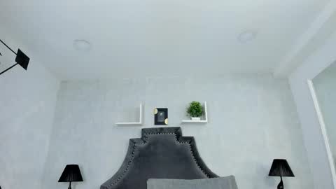 Snapshot of emiliarose_ chatting on October 19, 10:12 pm EmiliaRose online show from October 19, 10:12 pm