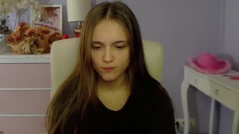 Snapshot of emilly_lust99 chatting on March 5, 10:55 am Emilly online show from March 5, 10:55 am