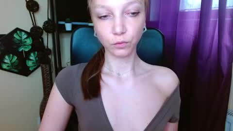 Emilly online show from April 14, 9:09 am