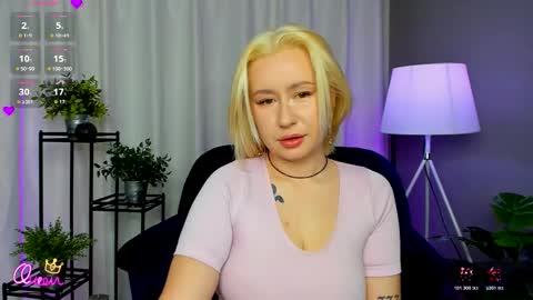 Emily  Bliss online show from February 21, 8:42 pm