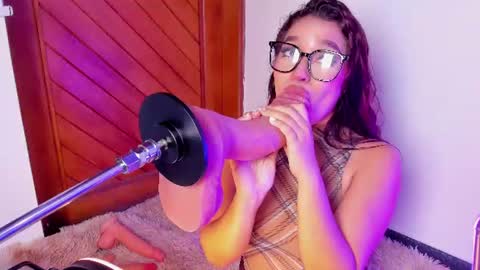 Emily online show from July 25, 12:12 pm