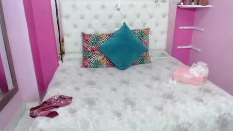              online show from December 31, 4:04 pm