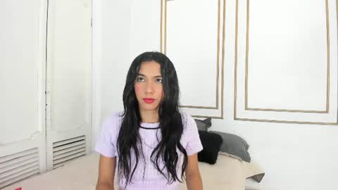 emily_gaviria1 online show from June 10, 12:59 pm