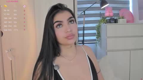 EmilyKenner  Independent model  online show from October 17, 11:57 am