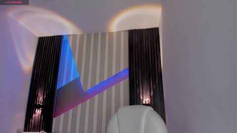 Emily online show from February 8, 3:42 pm