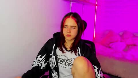 emily_lindey online show from December 1, 3:54 am