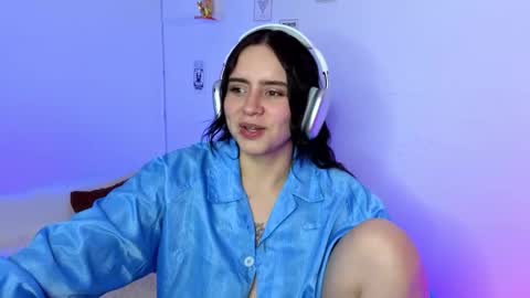 Emily Lindey online show from February 15, 7:51 am