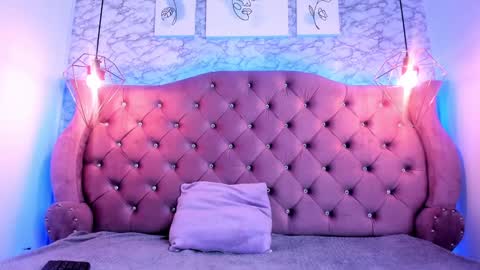 Snapshot of emily_morgan04 chatting on January 4, 11:33 am online show from January 4, 11:33 am