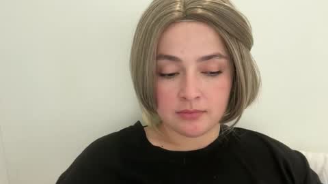 emily_morning_dew online show from April 17, 12:51 pm