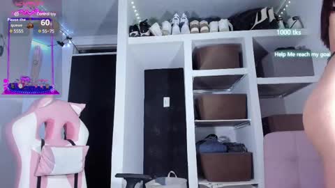 emily_palmeer online show from March 4, 9:40 am