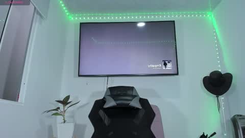 emily_palmeer online show from February 27, 11:54 am