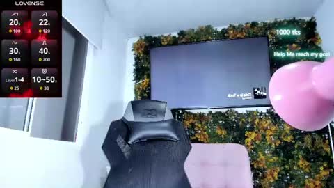 emily_palmeer online show from July 25, 9:49 am