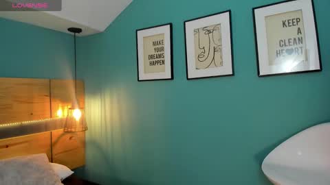 Emily  online show from January 28, 12:32 pm