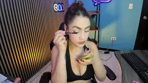 Emily  online show from December 4, 5:10 am