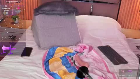 Snapshot of emily_roberts9 chatting on September 18, 10:52 pm Emily online show from September 18, 10:52 pm